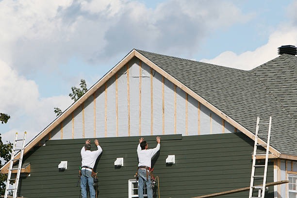 Professional Siding technician working in Seagrove, NC
